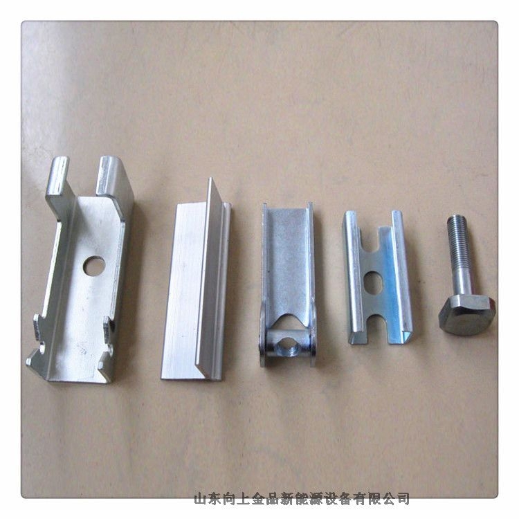 裙板 夾持器  角鋁  導(dǎo)料槽  夾持器的配合 